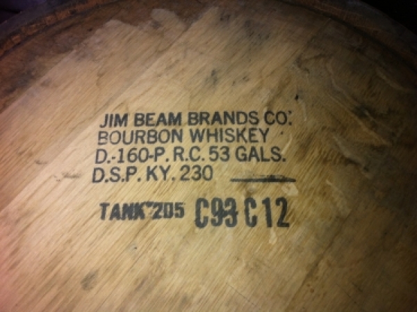 Whiskyfass mit schönem Aufdruck auf dem Deckel